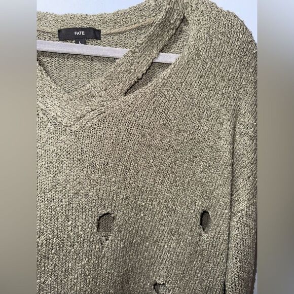 Fate Olive Green Loose Knit Distressed Grunge Pullover Sweater Size Large EUC - Picture 3 of 8